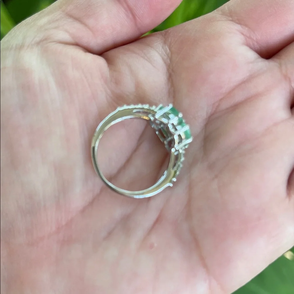 NWT Genuine Natural Emerald and White Topaz Gemstone Rosetta Ring Size 7